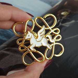 سنجاق لباس تک شاخ