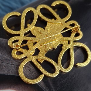 سنجاق لباس لوإوه اسب تک شاخ مشکی*