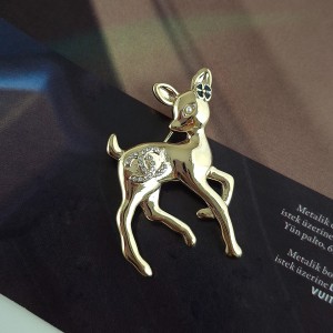 سنجاق لباس آهوی شنل**