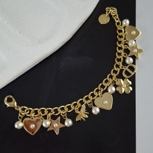 دستبند مستر شنل آویز قلب و ستاره و زنبور**