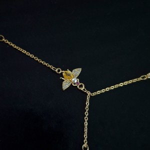 دستبند تمیمه زنبور کریستالی