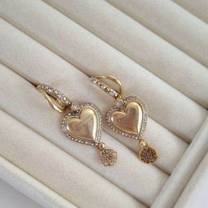 گوشواره برند با کیفیت