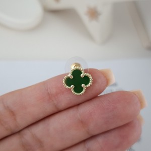 گوشواره ونکلیف سبز