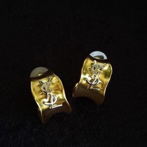 خرید گوشواره YSL مچاله
