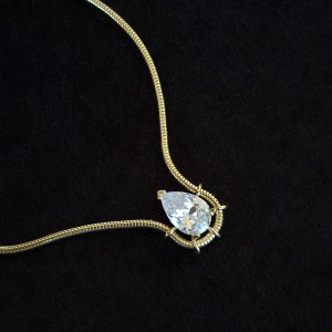 گردنبندطرح طلا زنجیر ماری با نگین اشک کریستالی*