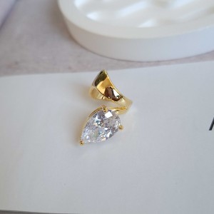 گوشواره ایرکاف نگین اشکی (هر عدد)