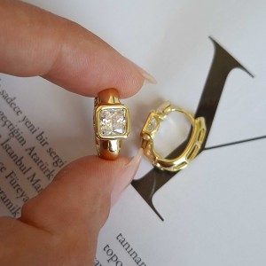 گوشواره حلقه تپل نگین مربع ژوپینگ