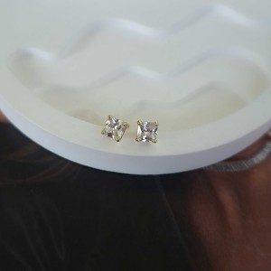 گوشواره نگین مربعی ژوپینگ سایز ۴ میل *