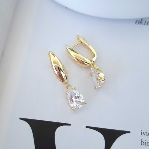گوشواره آویز نگین اشک