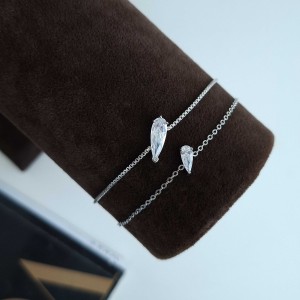 دستبند دوتایی ظریف نگین اشک نقره‌ای