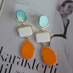 گوشواره طرح زارا سفید نارنجی