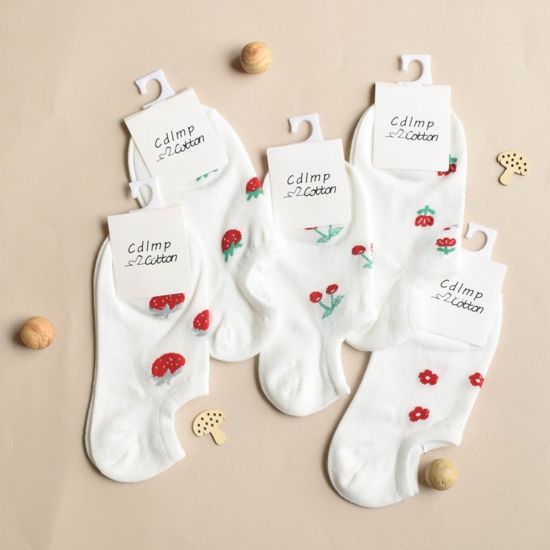 جوراب دخترونه