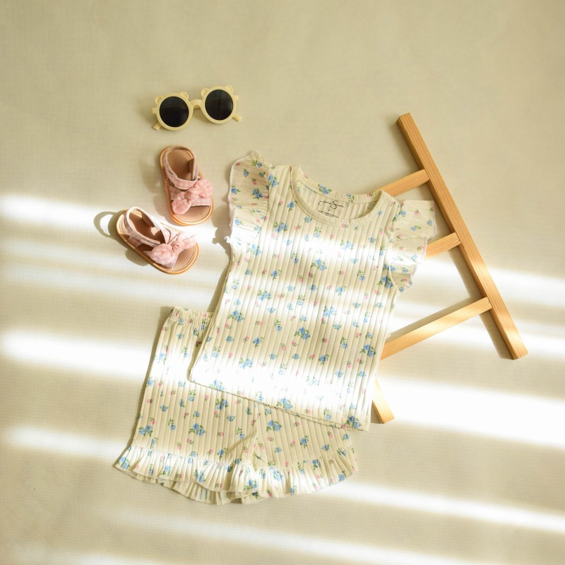 سِت تاپ و شلوارک بچگانه