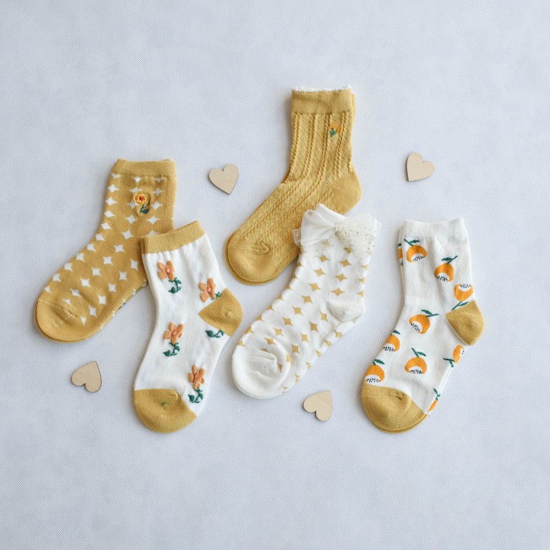 جوراب دخترونه