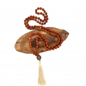 تسبیح رودراکشا 108 عددی گره‌دار با سنگ اونتورین و مهره تبتی اوم