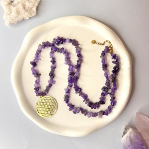 گردنبند آمیتیست نامنظم با گل زندگی طلایی