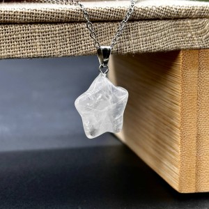 آویز ستاره ای کریستال کوارتز