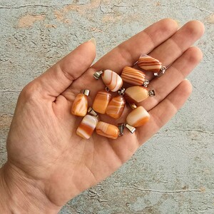 آویز عقیق سرخ