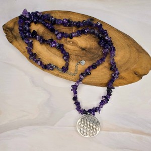 گردنبند آمیتیست نامنظم با گل زندگی نقره ای