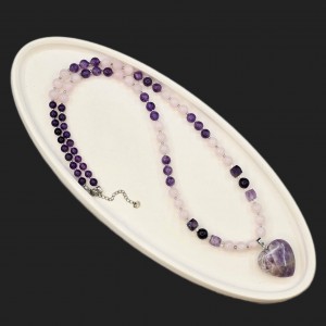 گردنبند آمیتیست و کوارتز صورتی با پلاک قلبی آمیتیست