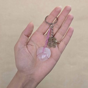 جاکلیدی قلب کوارتز صورتی و نماد عشق