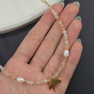 گردنبند سیترین تراش با مروارید نامنظم طبیعی پرورشی و پلاک دم وال استیل