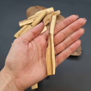 پالو سانتو اصل اکوادور