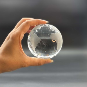 گوی کره زمین کریستالی بدون پایه