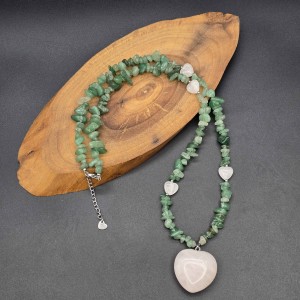 گردنبند اونتورین نامنظم و قلبهای کوارتز صورتی