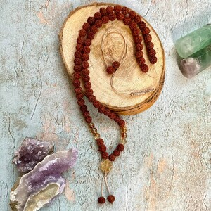 گردنبند رودراکشا و سیترین و پلاک شبدر