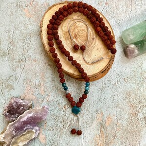 گردنبند رودراکشا و آپاتیت و پلاک شبدر