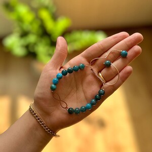 دستبند آپاتیت و پلاک بینهایت