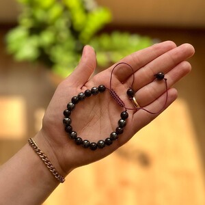 دستبند سنگ حدید و گارنت سرخ