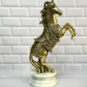 اسب برنجی پایه سنگی