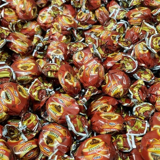 تافی دوسرپیچ مغزدار کاکائو رانا (1 کیلوگرم)