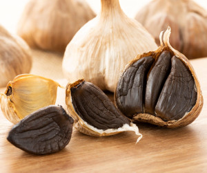 سیر سیاه فله