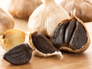 سیر سیاه فله