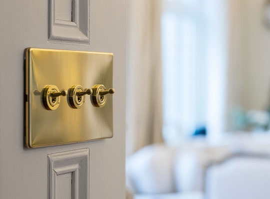 فروش عمده کلید و پریز در اراک