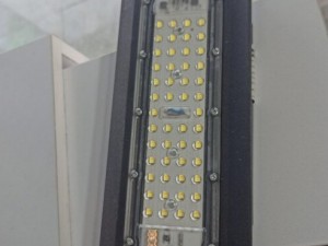 پروژکتور زدآب ip 50 وات