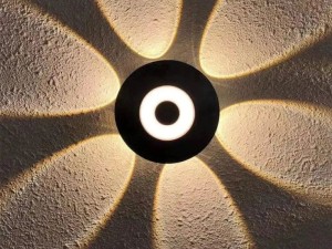 چراغ دیواری زد اف ار ۶ وات دکوراتیو سفینه‌ای نور آفتابی