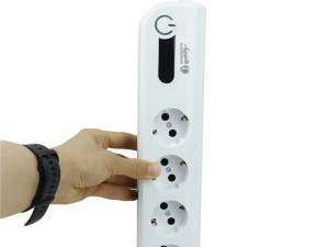 محافظ برق الکتروپیک مدل سوما ۴ خانه ارت دار با کابل ۲ متر و پورت USB