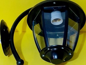 چراغ حیاطی دیواری فلزی مدل W-1KC