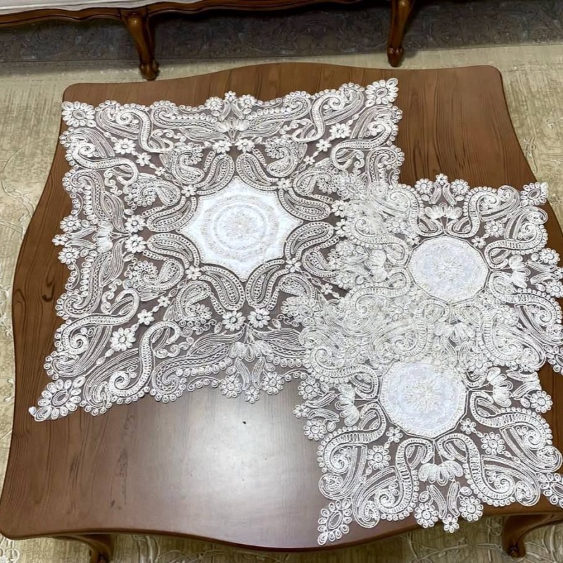 رومیزی دانتل مربع(سه تیکه)شیری
