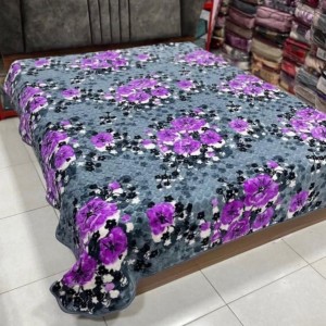 پتو مسافرتی گل عروس تک نفره (زمینه طوسی گل بنفش)