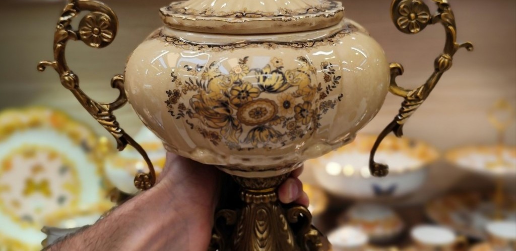 ضرورت خرید ظرف شکلات خوری جدید