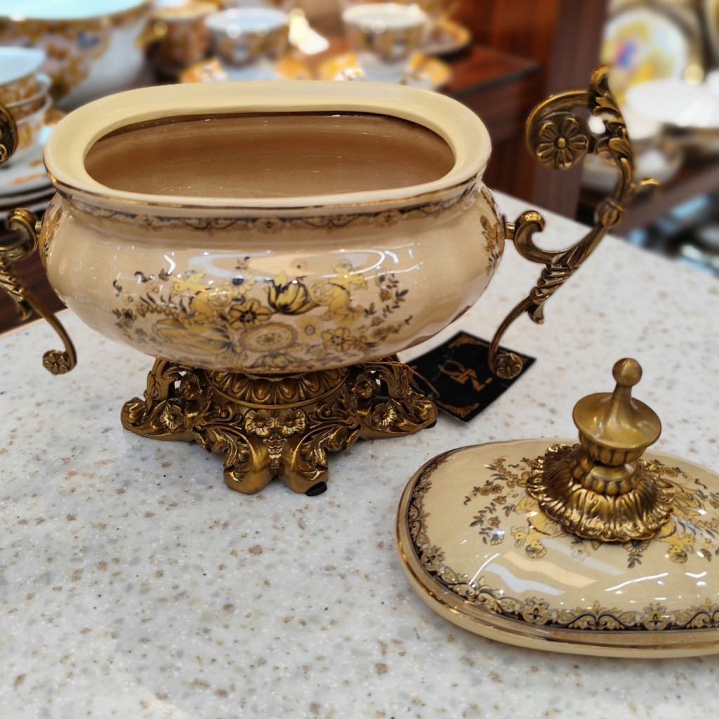 شکلات خوری درب دار بیضی زینک 8057