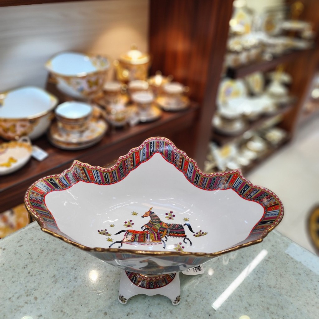 کشکول پایه دار بزرگ طرح هرمس9052