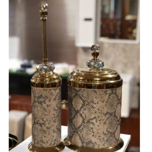 سطل و برس سرویس بهداشتی چرمی پوست ماری  قهوه ای طلایی  فیدار