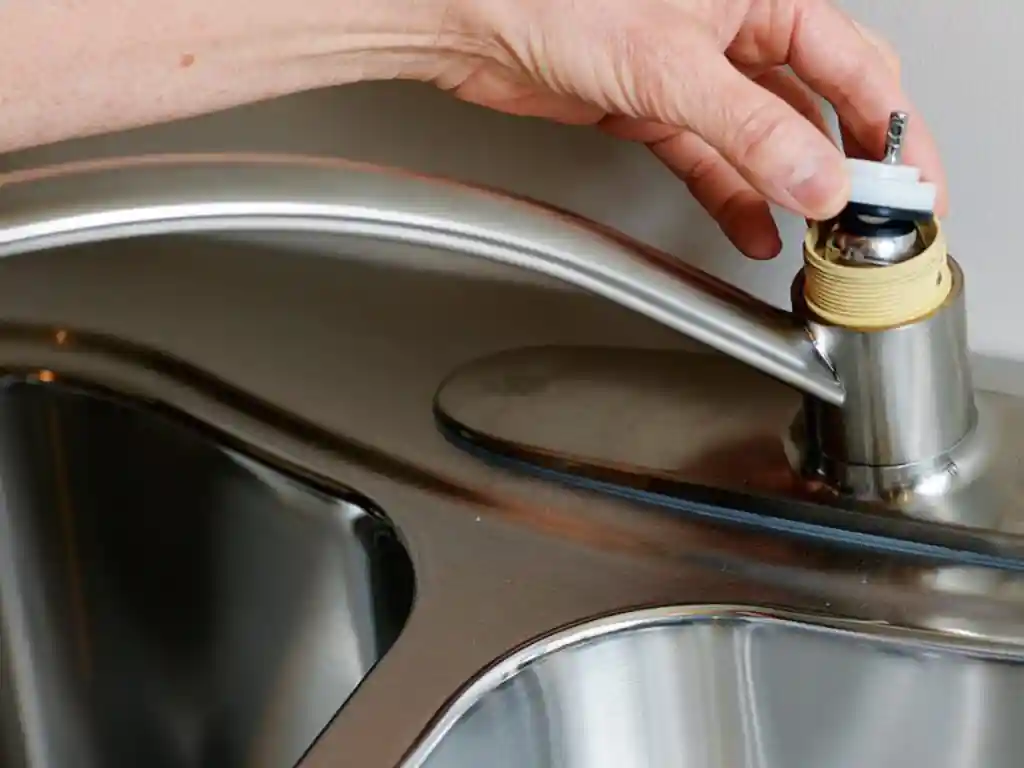 دلایل هرز شدن شیر اهرمی