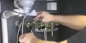 نحوه عوض کردن باتری شیر چشمی